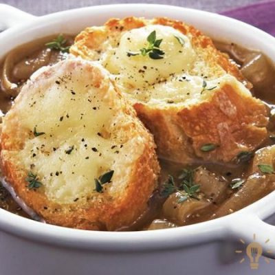 The Most Delicious Slow Cooker French Onion Soup