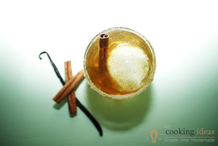Bourbon Cocktail With Brown Sugar And Cinnamon