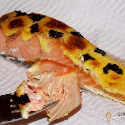 Baked Salmon Fillets With Homemade Sauce