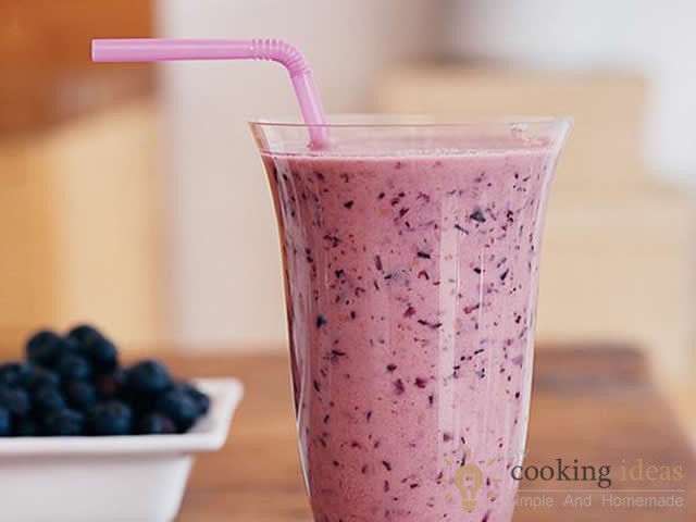Healthy Blueberry-Banana Smoothie
