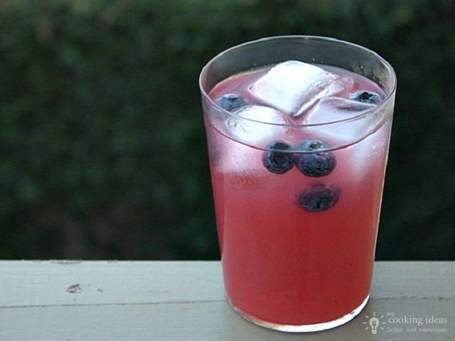 Energizing Blueberry Lemonade