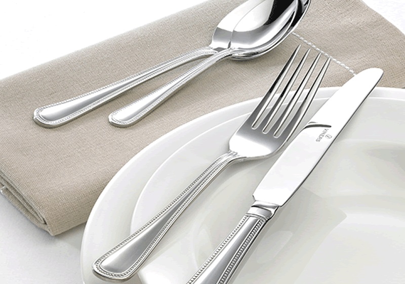 5 Positions Of The Cutlery Which Have Their Hidden Message For The Waiter